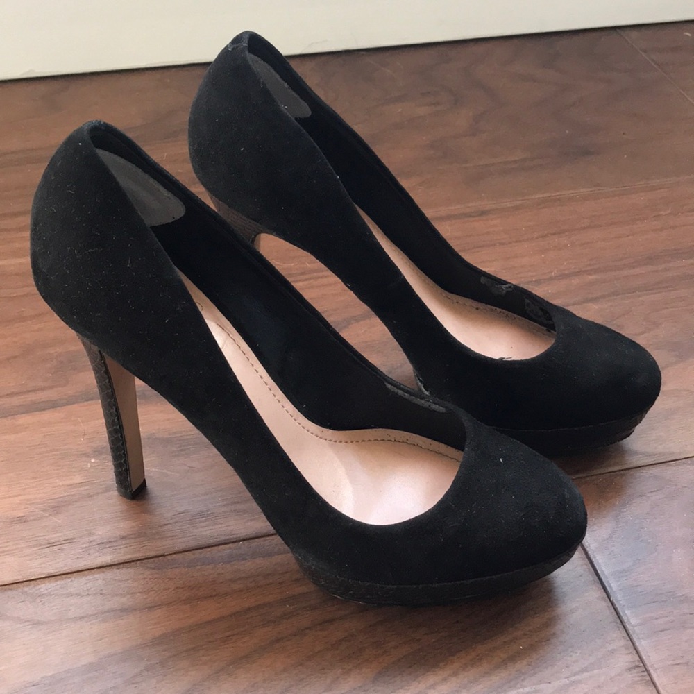 Vince Camuto VC-Dacoma Black Suede/Snake Pumps